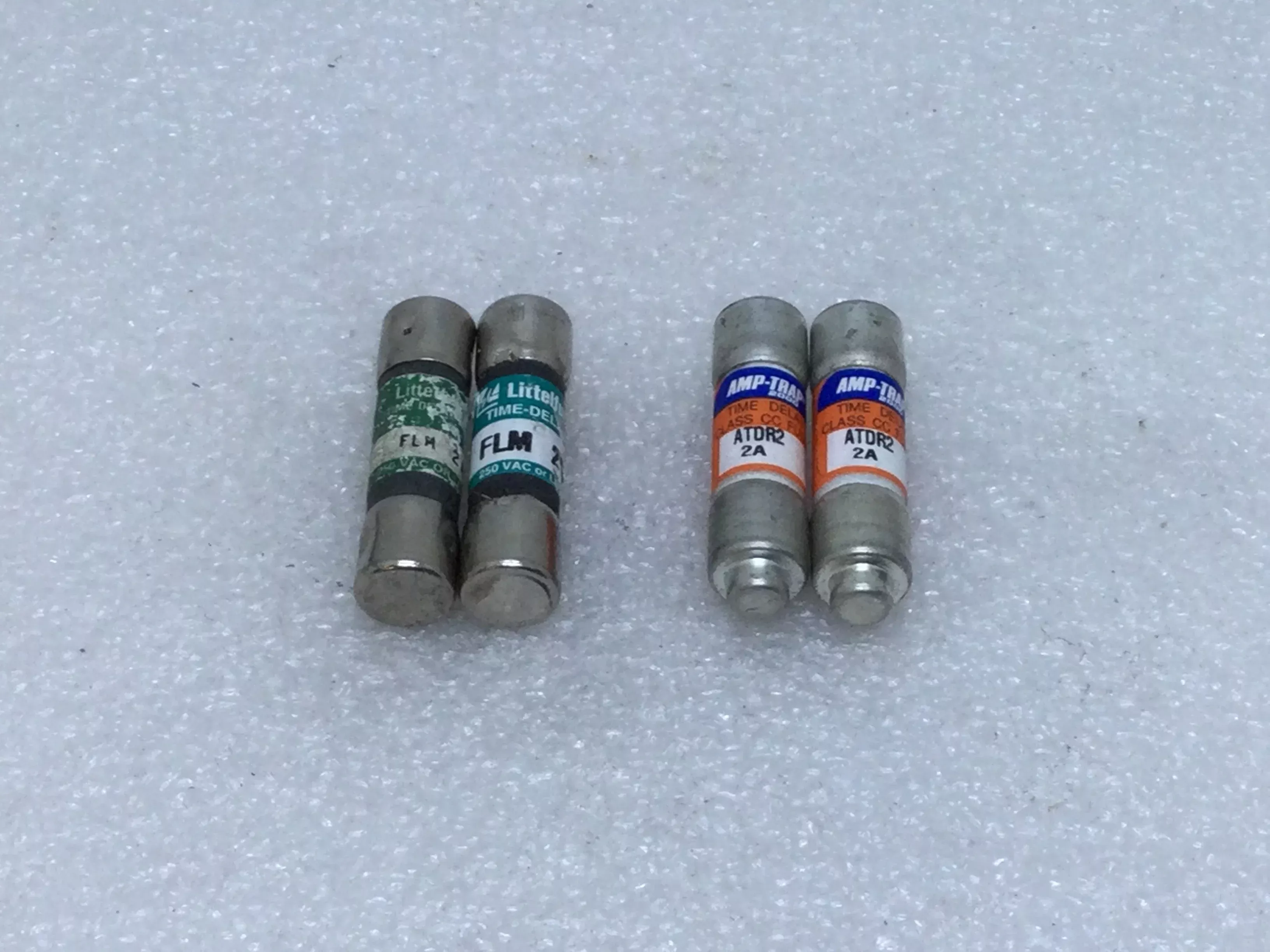 lot-4-ferraz-shawmut-amp-trap-atdr2-littlefuse-flm-2-2-amp-600v-current-limiting (Lot of 4) Ferraz/Shawmut Amp Trap ATDR2/Littlefuse FLM 2 2 Amp 600V Current Limiting Time Delay Fuse Class CC